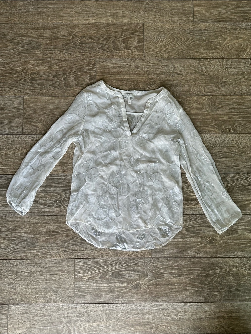 Joie White and Silver Floral Embroidered V-Neck Women’s Blouse | Small